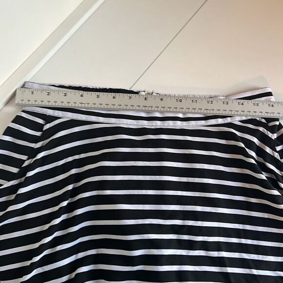 Vanity Women’s Large Black White Stripe Modern Skater Mini Skirt with Pockets! - Picture 6 of 7